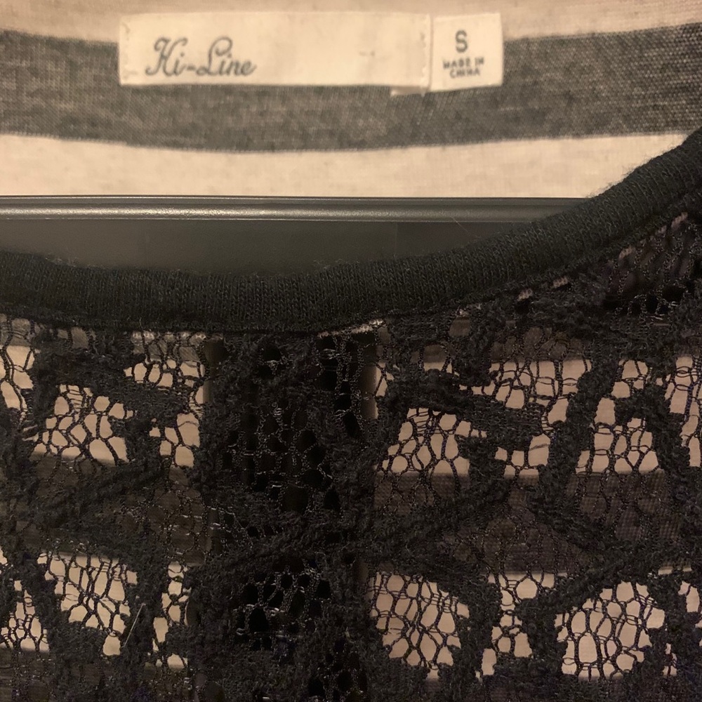 Black/white short sleeve sheer top - Picture 2 of 3